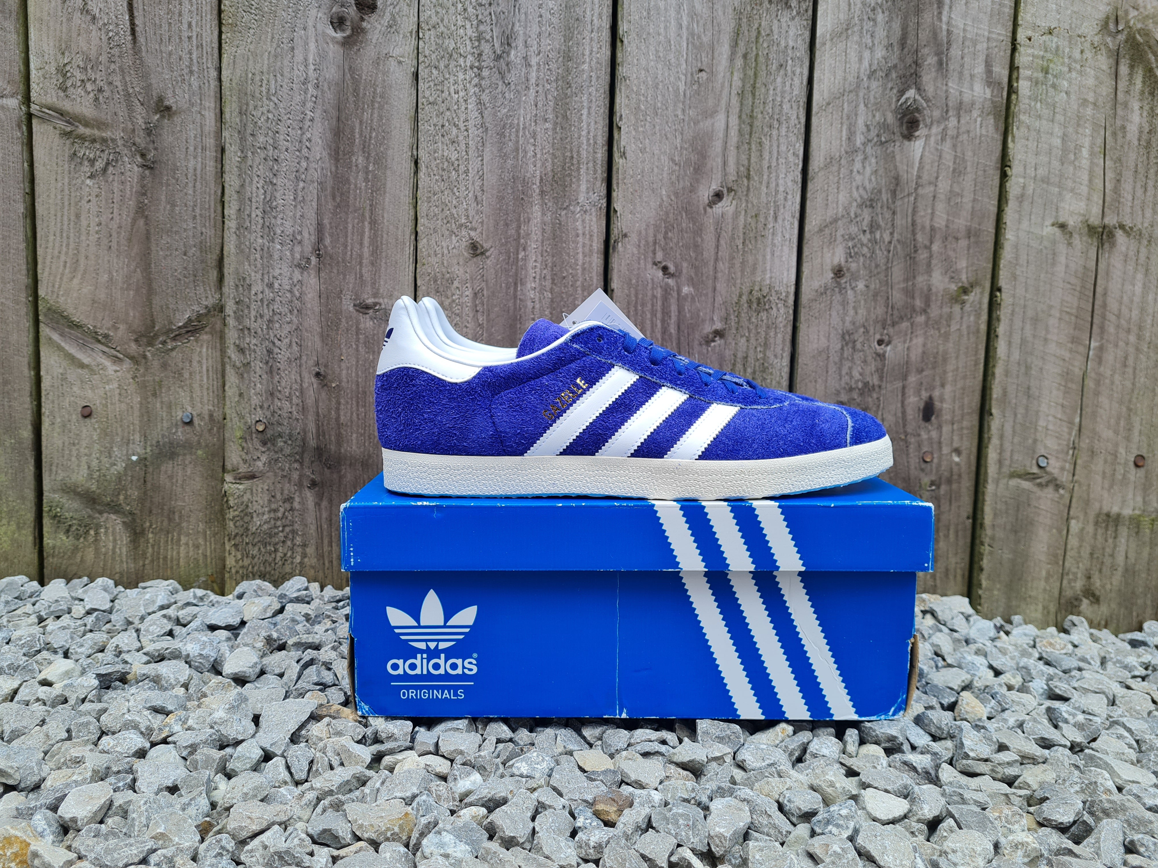 Adidas gazelle sales active blue