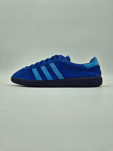 Load image into Gallery viewer, adidas Originals Bermuda Marine UK 10 Preloved OG Box
