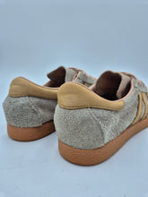 Load image into Gallery viewer, 2018 adidas Originals Tobacco UK 10 Ash Pearl Carboard Preloved
