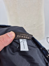 Load image into Gallery viewer, Vintage Napapijri Geographic Anorak M made in Romania Navy
