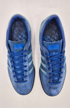 Load image into Gallery viewer, 2016 adidas Originals Bermuda Marine UK 10 Preloved
