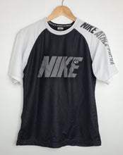 Load image into Gallery viewer, Nike Athletic 71 vintage T-shirt size Medium black/white
