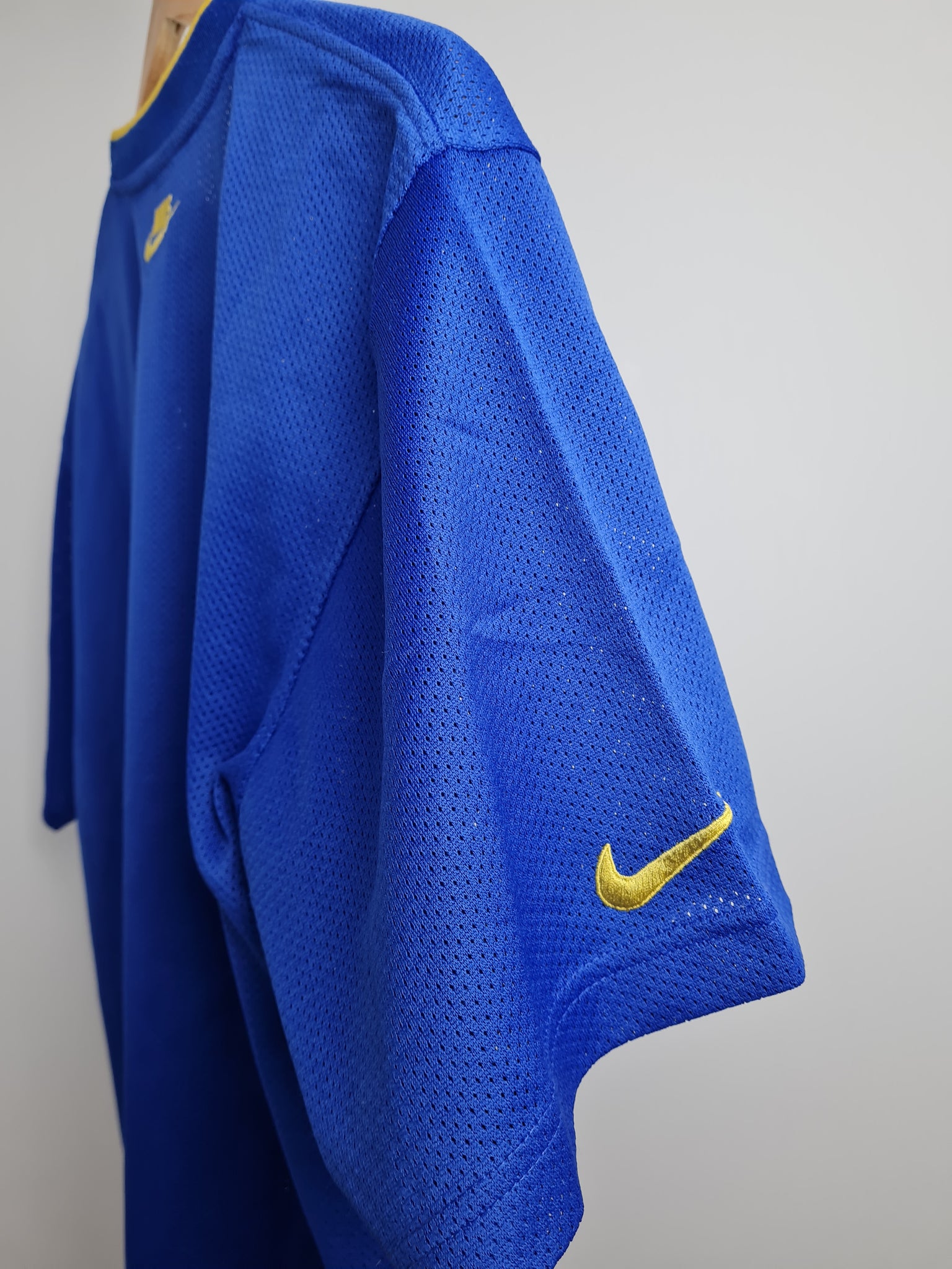 Royal blue and yellow nike clearance shirt